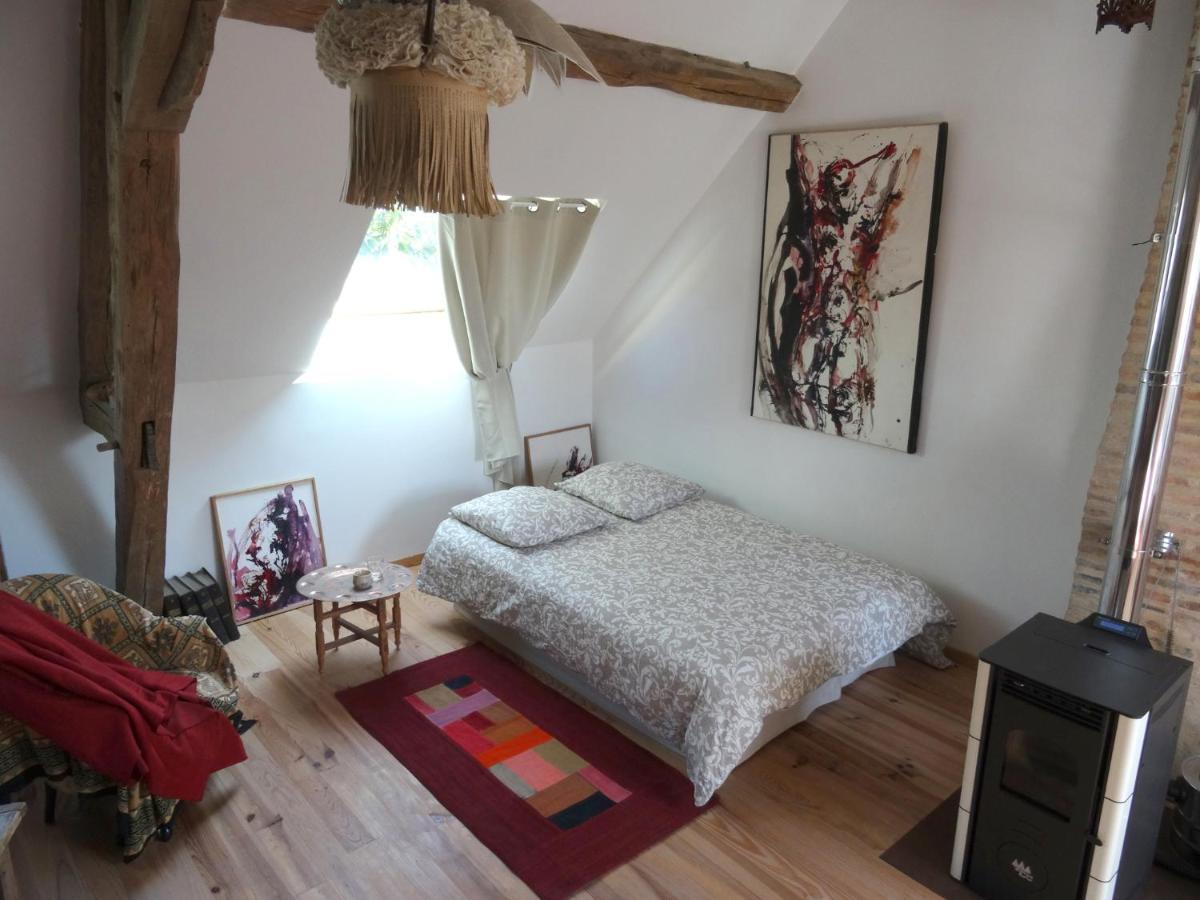 L'Escalier Des Reves Bed & Breakfast Saint-Sauveur-en-Puisaye Exterior photo