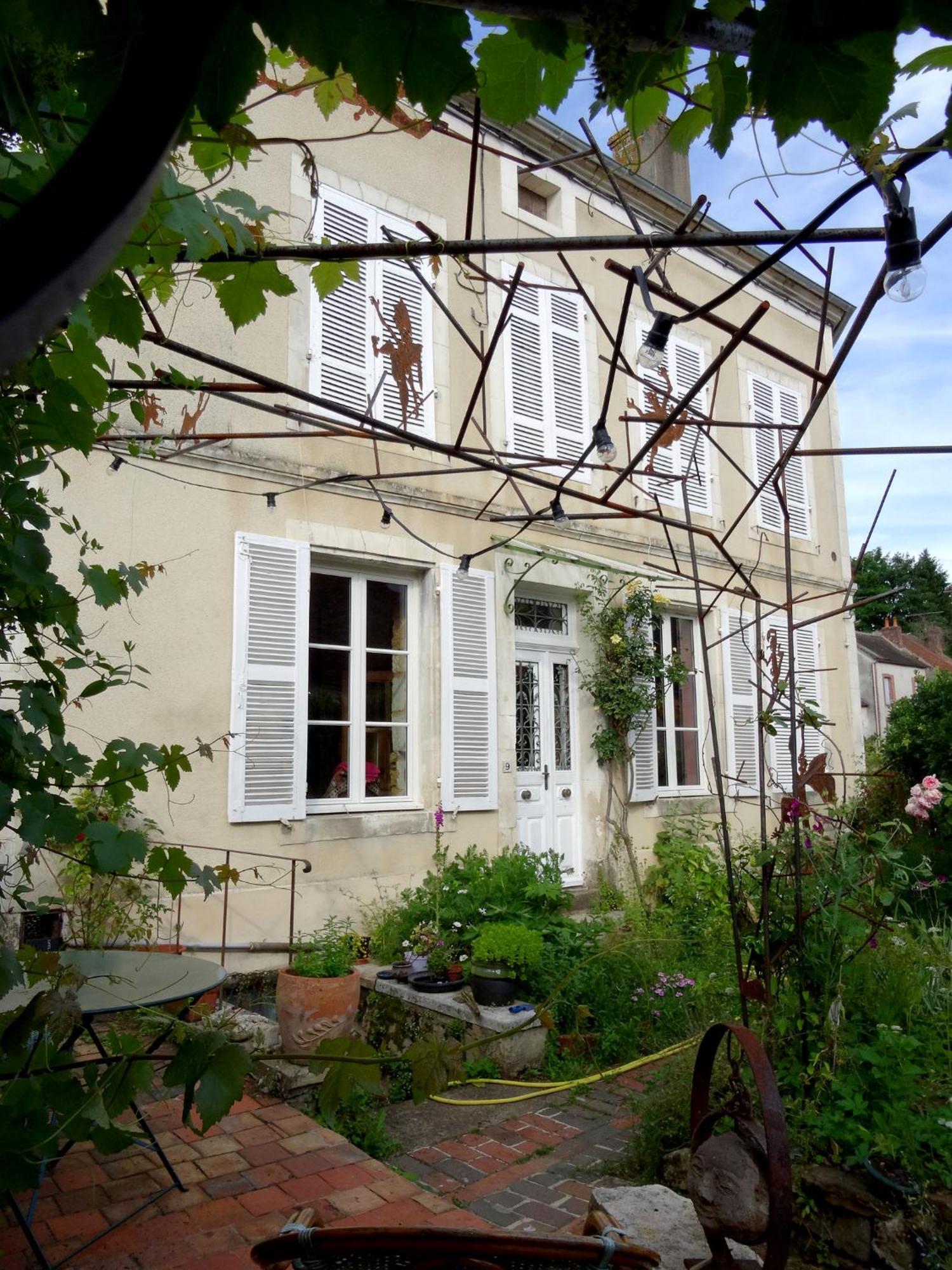 L'Escalier Des Reves Bed & Breakfast Saint-Sauveur-en-Puisaye Exterior photo
